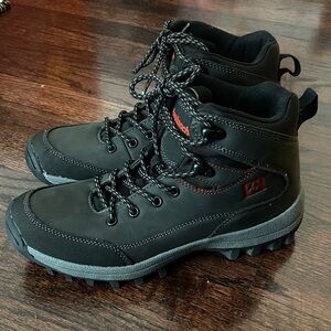 NEW Avalanche Black Winter Boots